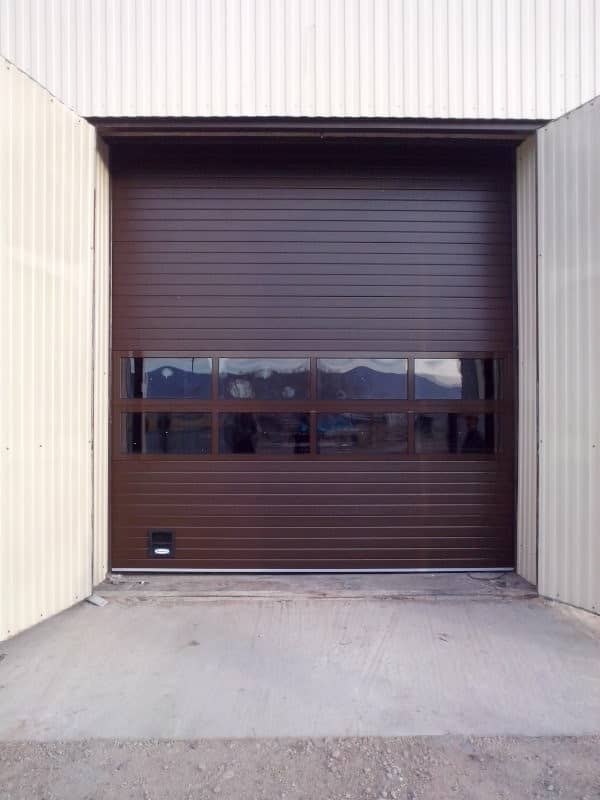 Промышленные ворота DoorHan в Тобольске с установкой