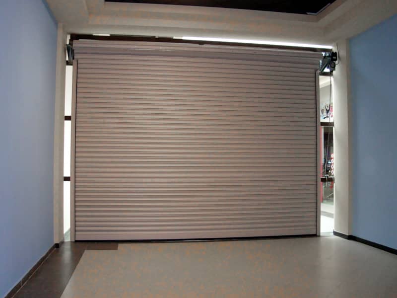 Роллетные ворота DoorHan в Тобольске с установкой