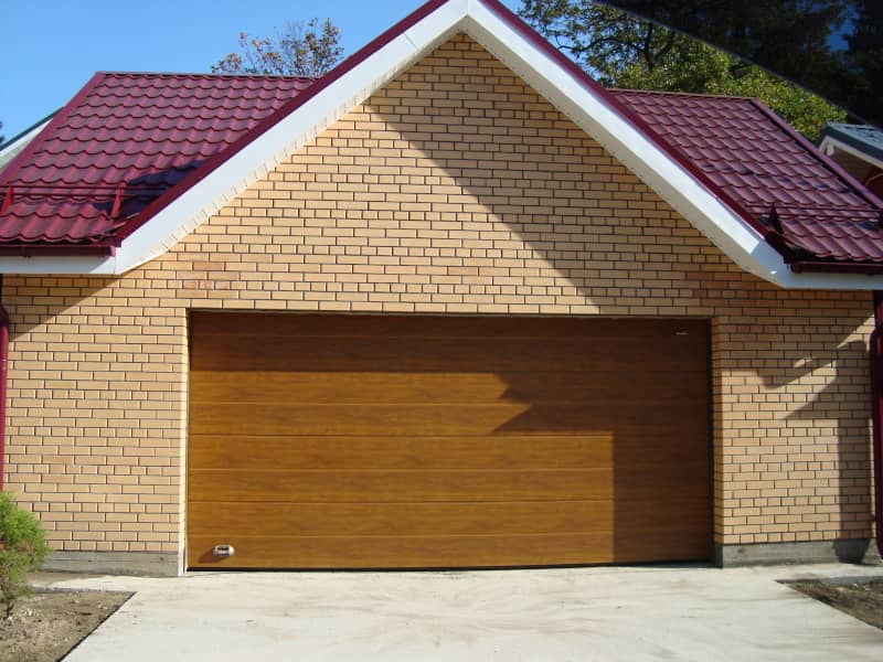 Секционные ворота DoorHan в Тобольске с установкой