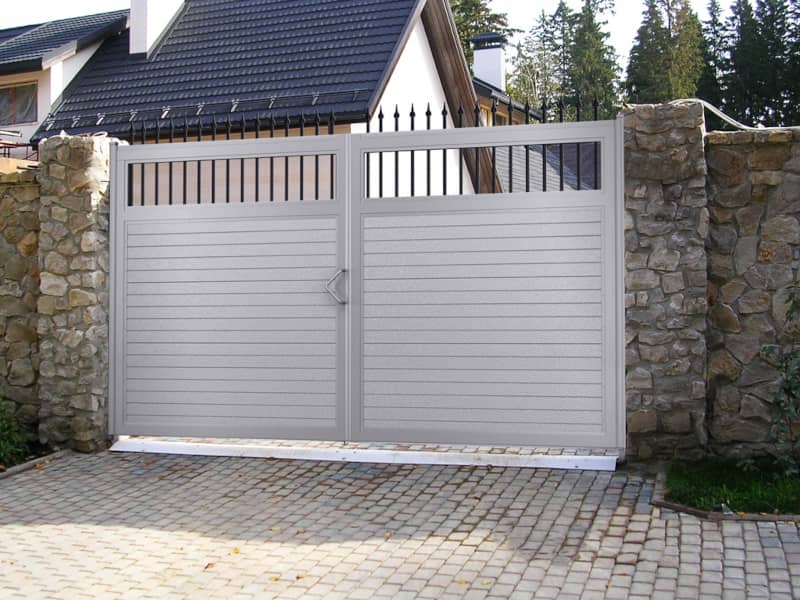 Уличные ворота DoorHan в Тобольске с установкой