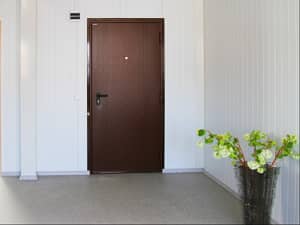 Предлагаем входные железные двери в квартиру DoorHan ЭКО 980х2050 в Тобольске по выгодной цене